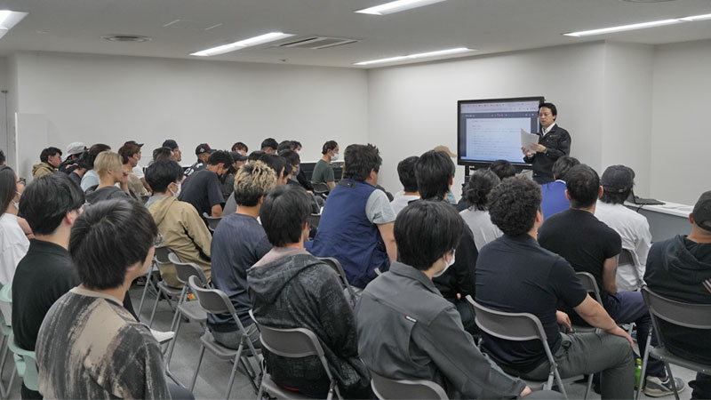 石綿（アスベスト）取扱い作業従事者特別教育の実施風景